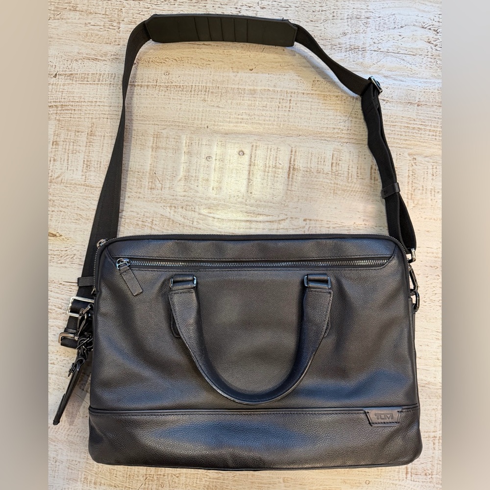 Tumi Black Leather Briefcase Messenger Bag